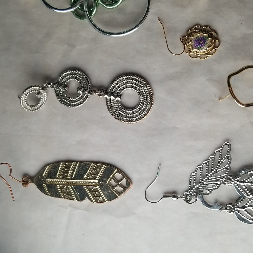 Single Earring Set - Picture 3 of 8